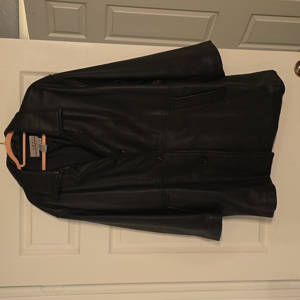 AKA Eddie Bauer black leather coat in euc